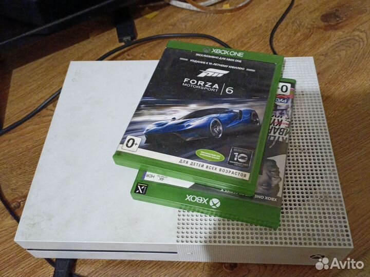 Xbox One s с кинектом и рулем