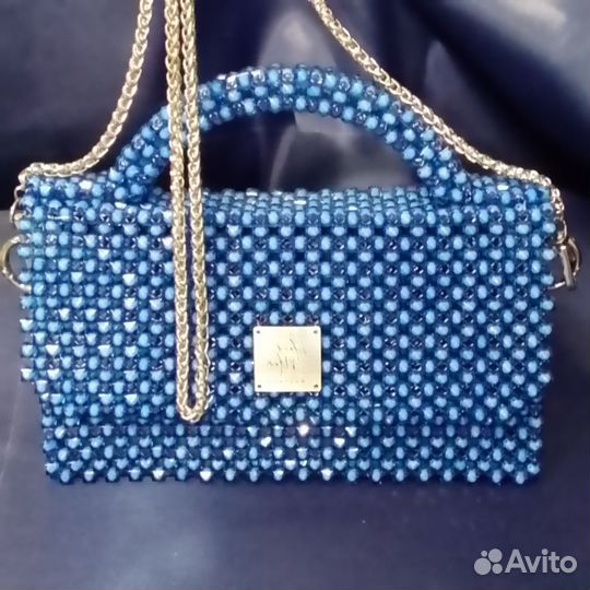 Сумочка из акриловых бусин ручной работы