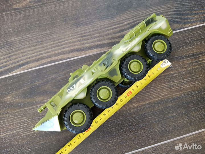 Танк игрушка