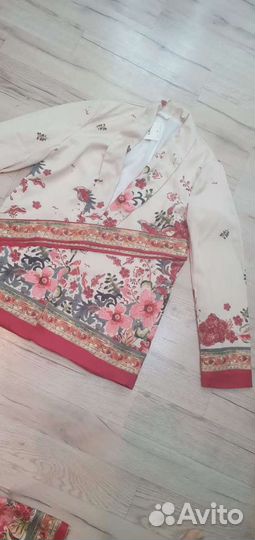 Костюм женский