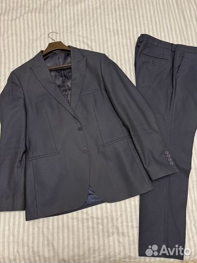 Мужской костюм пиджак с брюками 48 размер