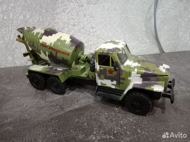 Машина вооруженные силы игровой набор бетономешалк