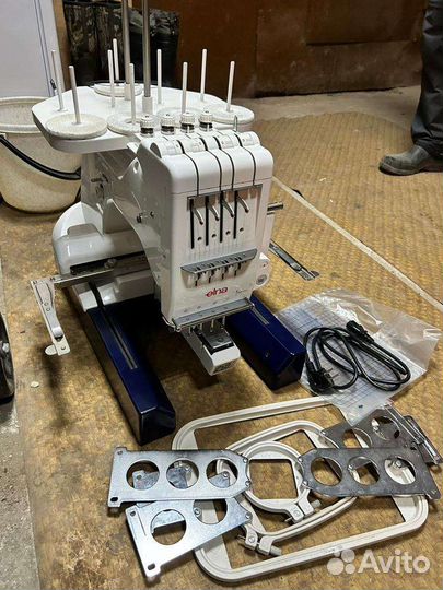 Швейно вышивальная машинка elna 9900