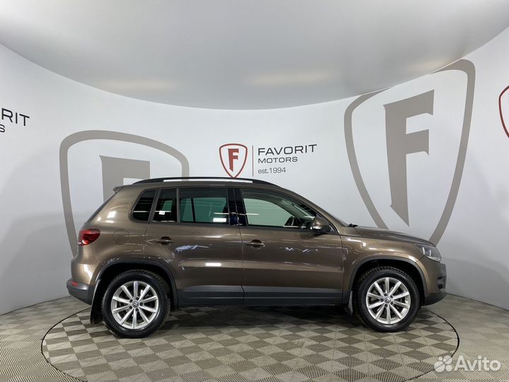 Volkswagen Tiguan 2.0 AT, 2015, 230 243 км