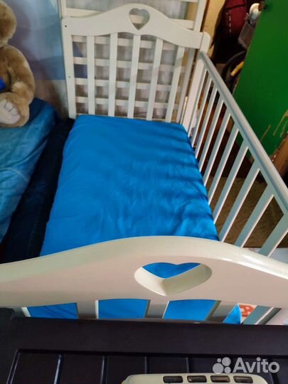 Детская кроватка с маятником + матрас