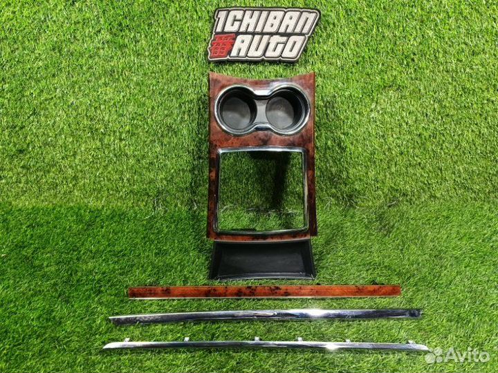 Консоль кпп Chrysler 300C LE EER 2010