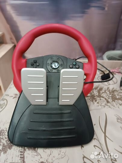 Игровой руль с педалями