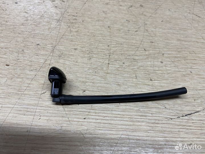 Форсунка омывателя зад стекла Toyota Rav4 XA50