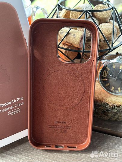 Чехол iPhone 14 Pro Кожаный