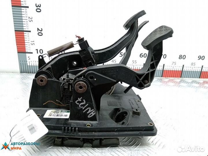 Педаль Mercedes-Benz A-Класс W168/V168 рест. 2004