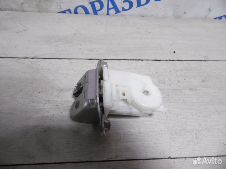 Замок крышки багажника субару легаси аутбек