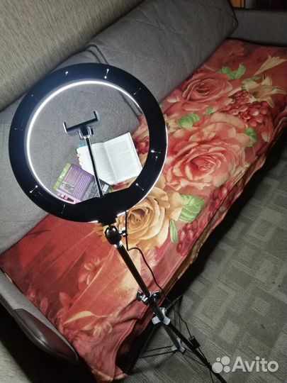Кольцевая блогерская лампа