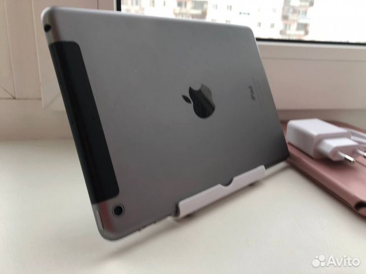 iPad mini 2 вайфай+симкарта