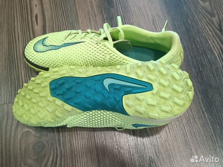 Футбольные бутсы nike phantom