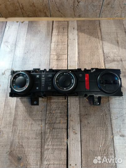 Блок управления климатом Volkswagen Crafter 2.0л