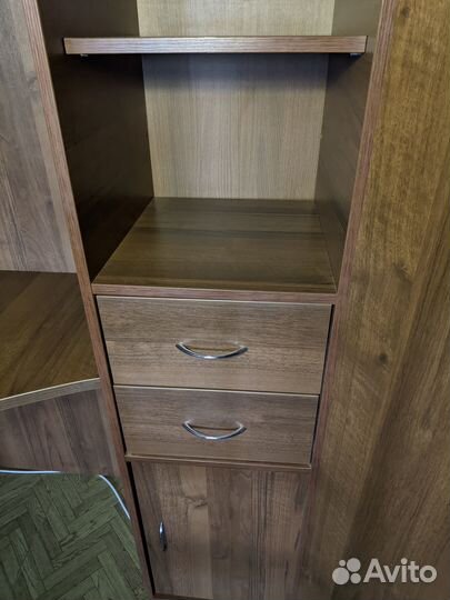 Двухъярусная кровать со шкафом и столом