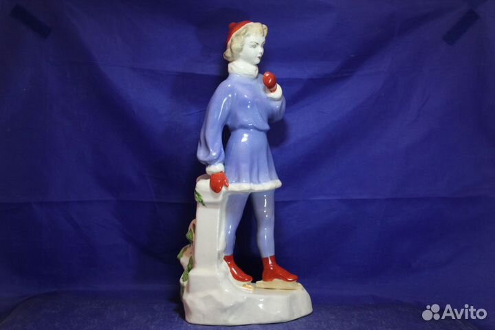 Большая фарфоровая статуэтка Фигуристка в саду Эрм