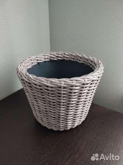 Кашпо из ротанга ручная работа