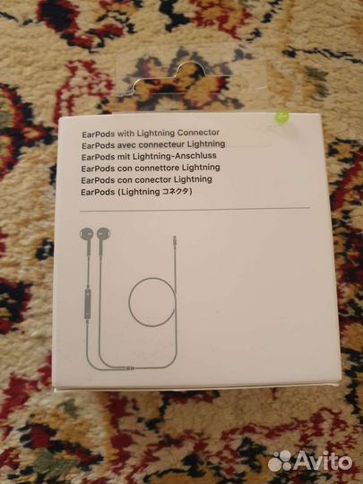 Новые наушники EarPods Lightning