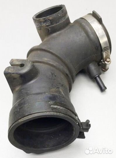 Патрубок воздушный мазда 626