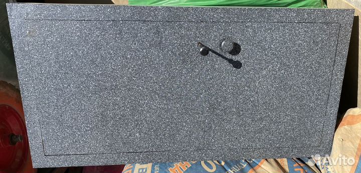 Сейф металлический