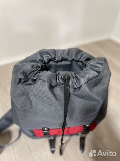 Туристический рюкзак от компании М. видео. Новый