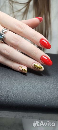Модель на маникюр