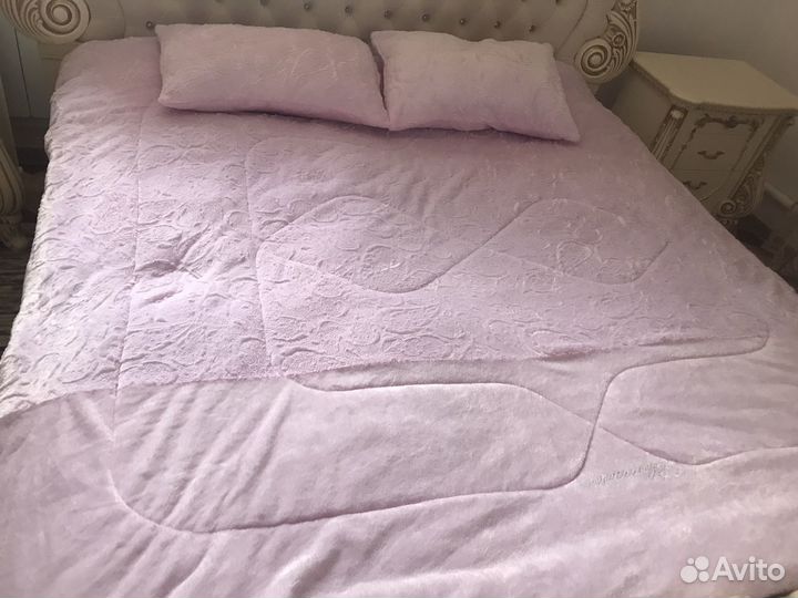 Пледы и покрывало