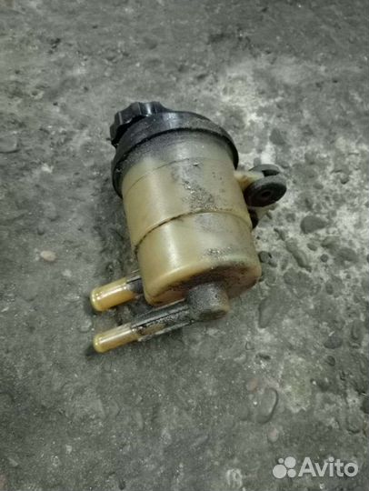 Бачок гура Kia Cerato