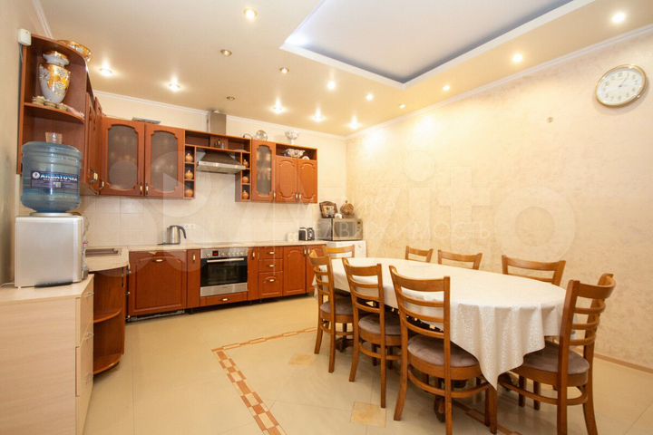 4-к. квартира, 140 м², 2/9 эт.