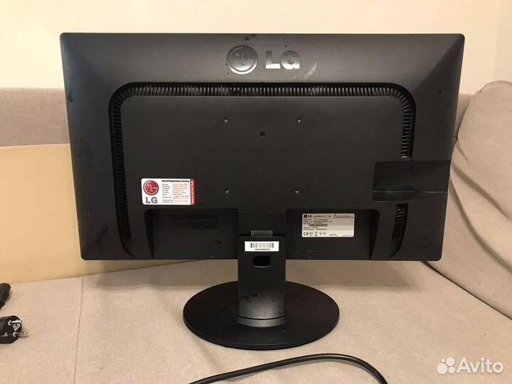 Монитор LG flatron Е2411