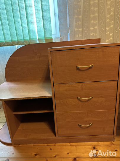 Мини стол комод