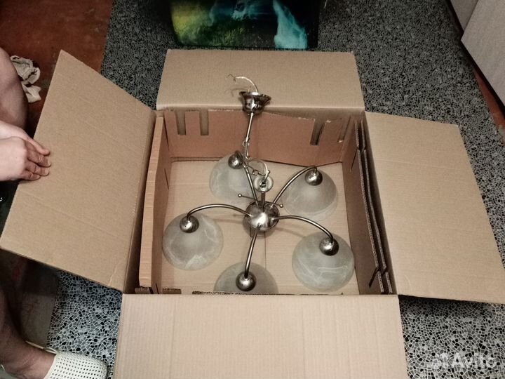 Люстра новая не бу