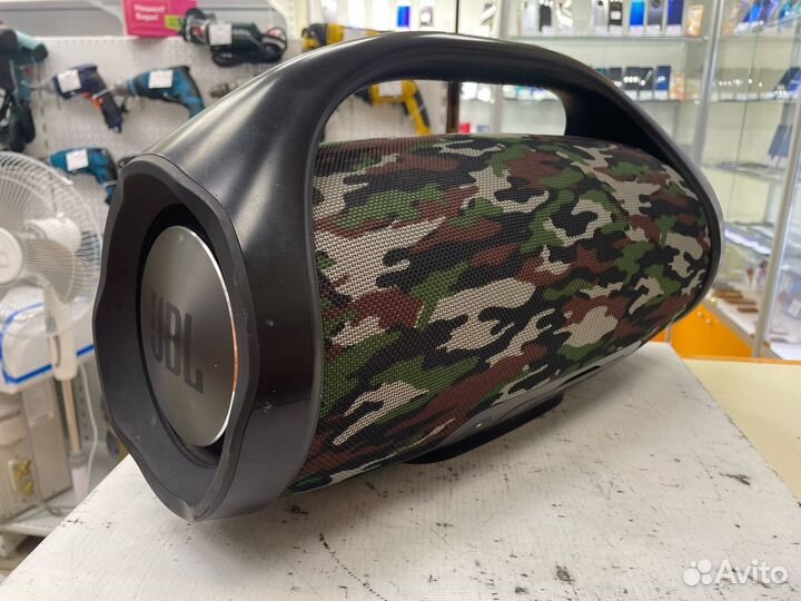 Портативная акустика JBL Boombox (спут)