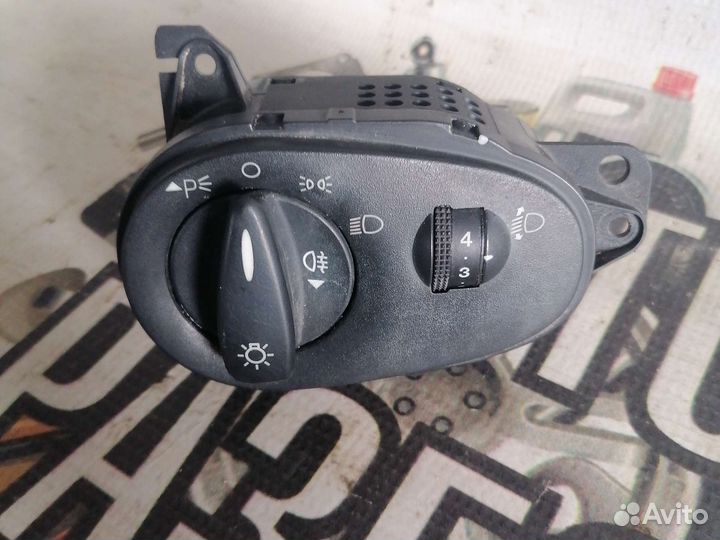 Блок света фар на Ford focus 1