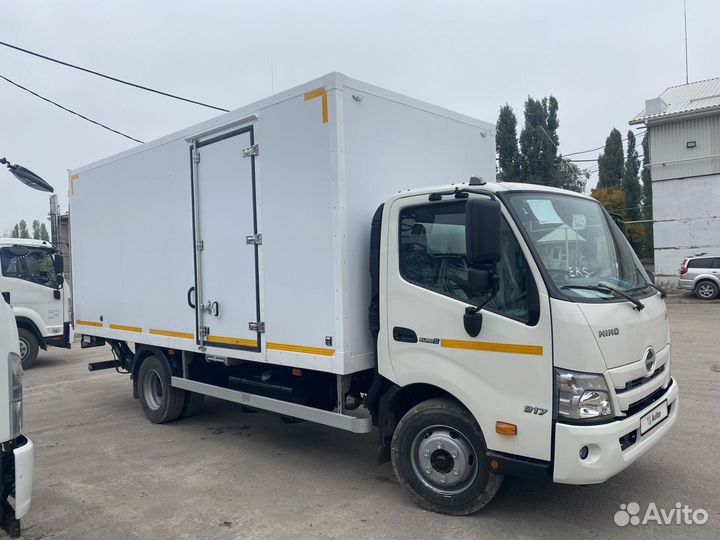 Hino 300 (Dutro), 2021