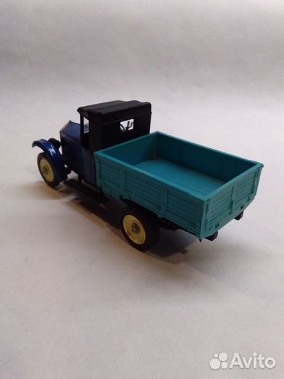 Авто модель амо Ф-15