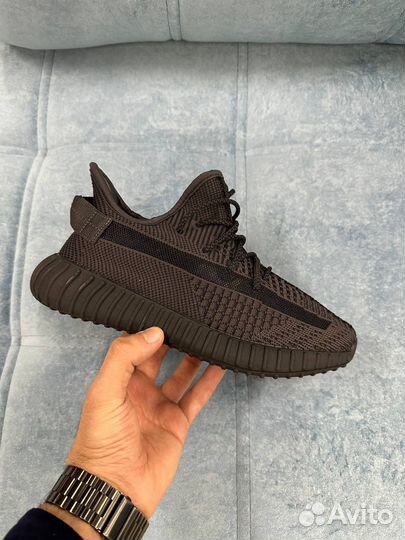 Кроссовки изи