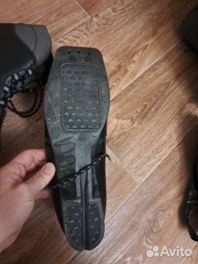 Лыжные ботинки