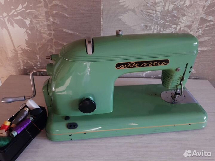 Швейная машинка Волга