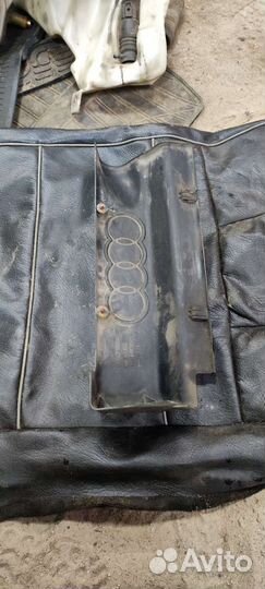 Крышка двигателя Ауди А4 Б5