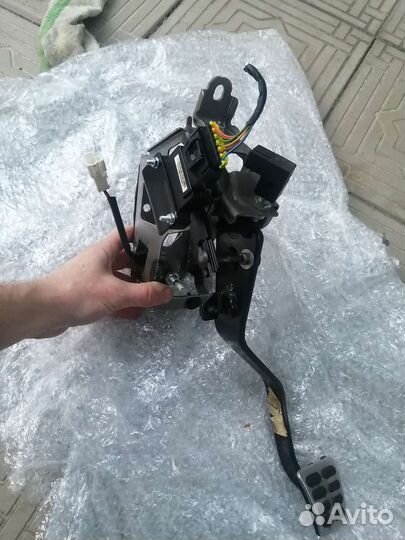 Педаль сцепления для электроручника kia ceed 2 jd