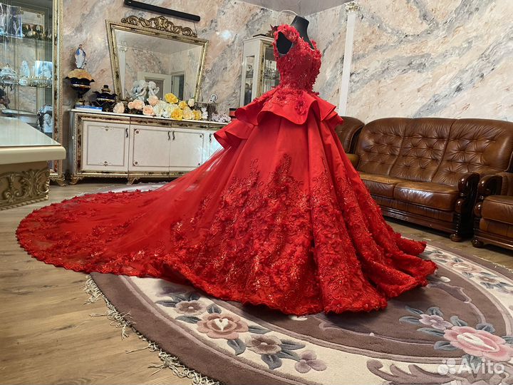 Свадебное платье