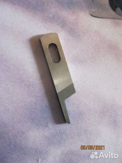 Верхний нож оверлока juki