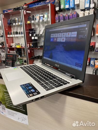 Ноутбук asus core i3