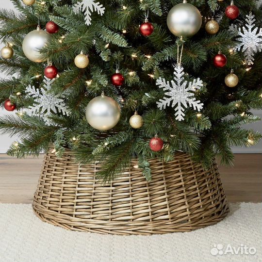 Новогодняя юбка под ёлку из ротанга