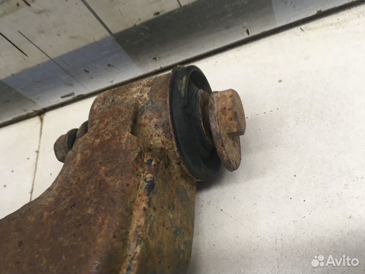 Рычаг передний нижний правый L200 (KB) 2006-2016