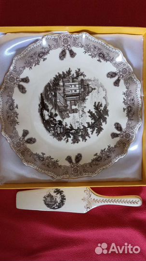 Блюдо, тортница с лопаткой