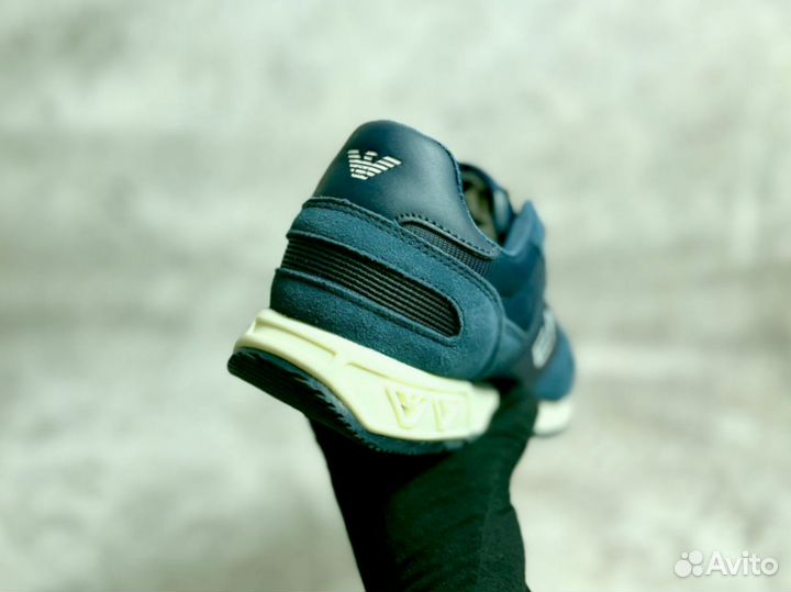 Кроссовки Armani комфортные