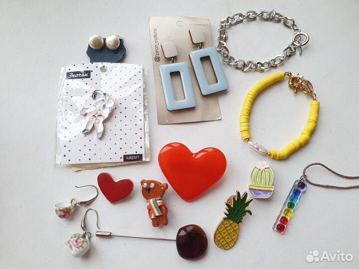 Набор украшений и брошей - керамика, стекло и др